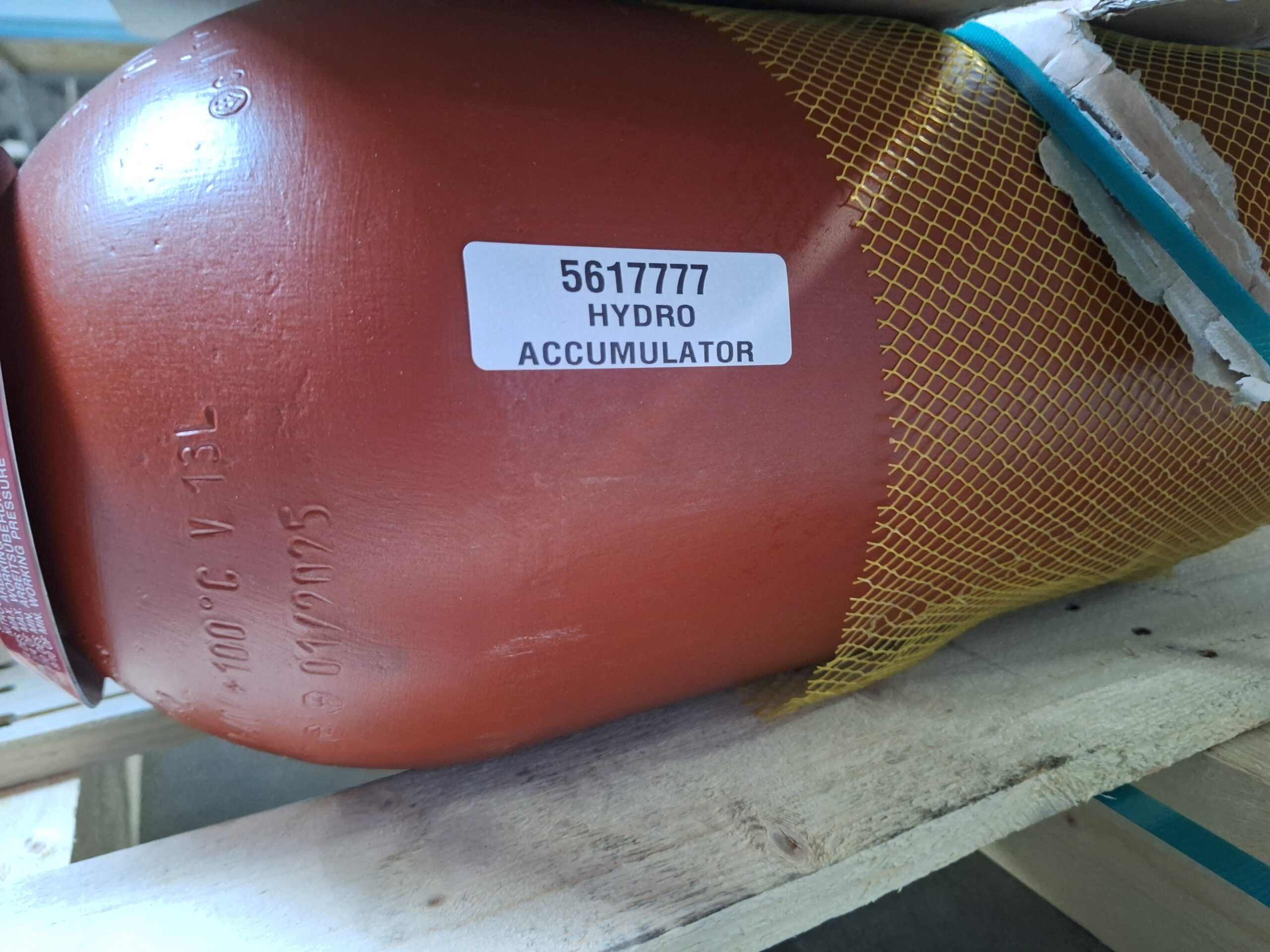 5617777 HYDRO ACCUMULATOR